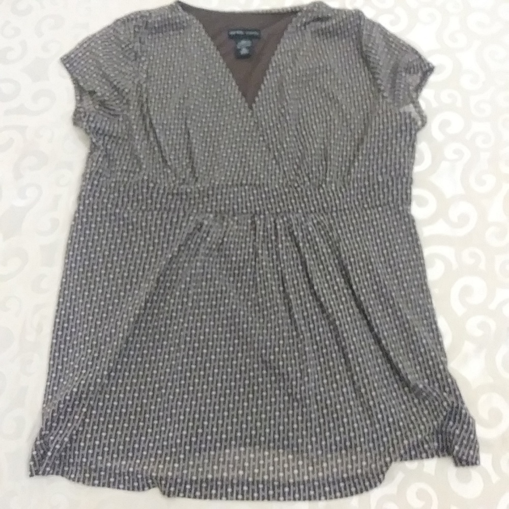 New York & Co crown with white dots top